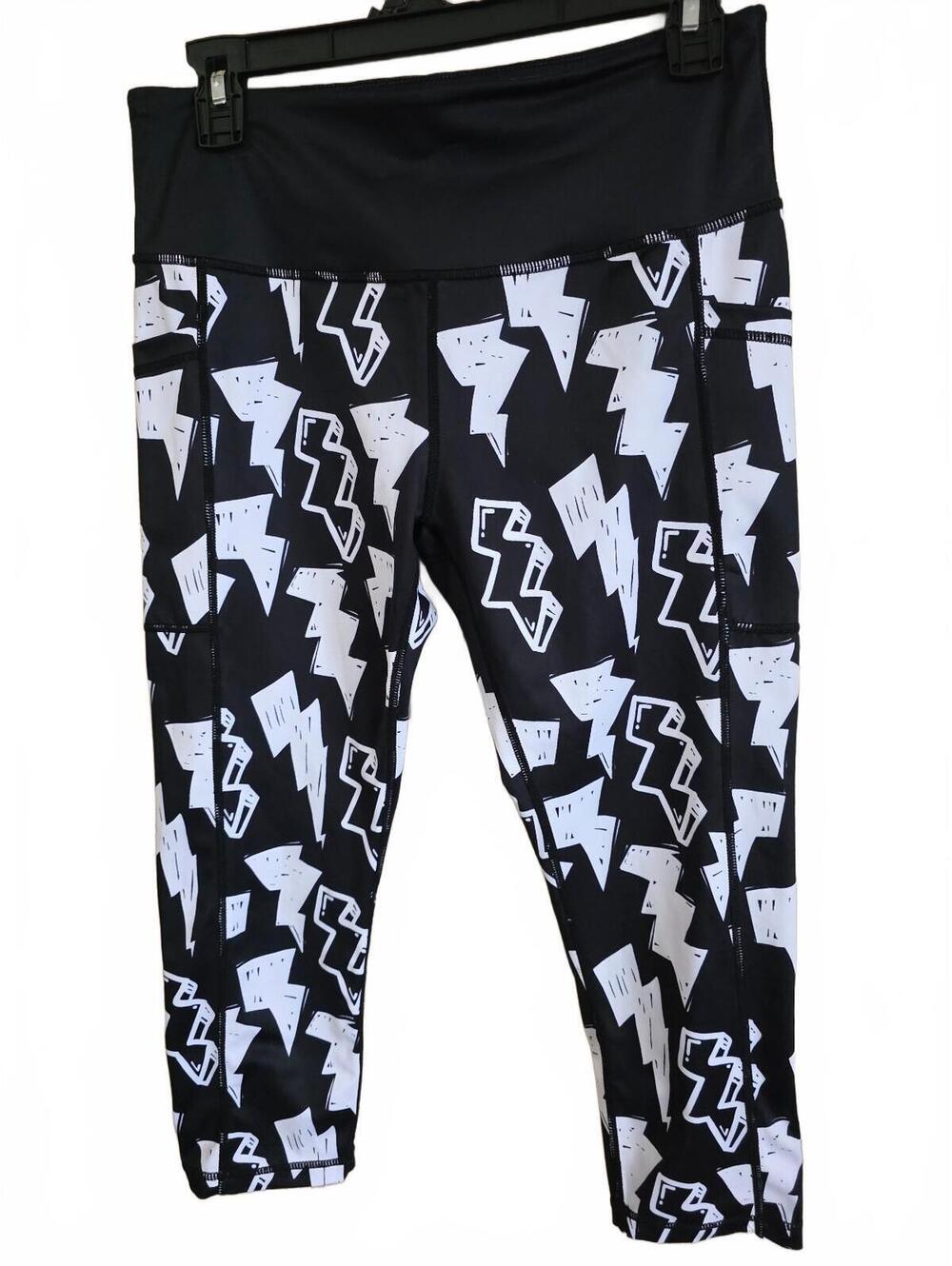 Constantly Varied Gear Women's Black and White Lightning Bolt Capri Leggings, M